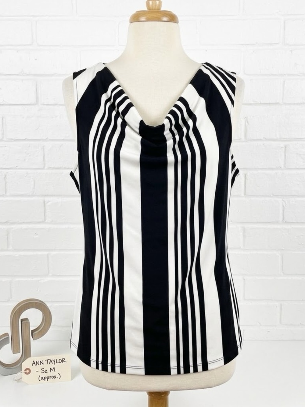 🖤 Ann Taylor Black & White Stripe Sleeveless Top Ruching Neckline SZ L Stretchy